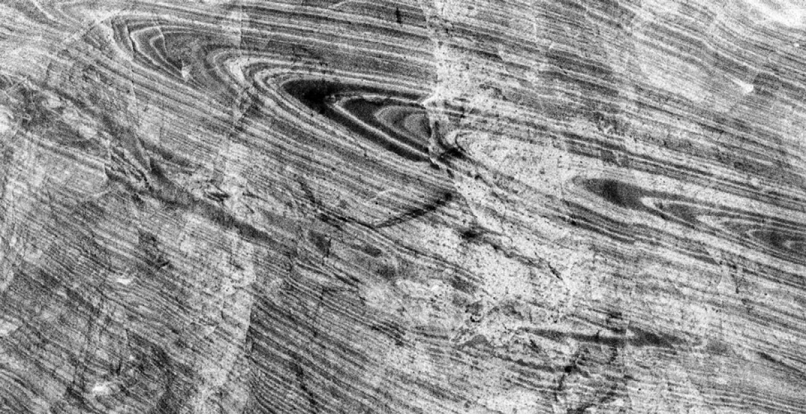 http://xvsjycc640.mirunadragan.com/files/gimgs/th-65_Dragan_SaltWall_detail_Nickle_Inverted_W.jpg